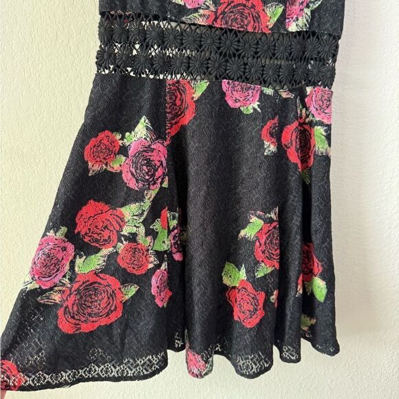 Free People Printed Daisy Waist Dress Black Combo Sz 4 Lace Floral Sleeveless - Picture 3 of 6